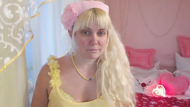 SunnySylvia online show from February 2, 2025, 2:24 pm