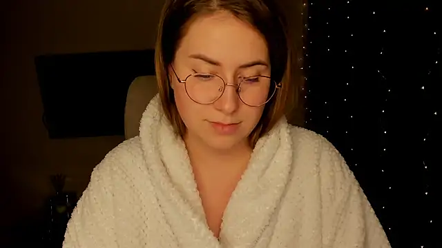 SeasonalSomeone online show from December 6, 2024, 2:38 pm