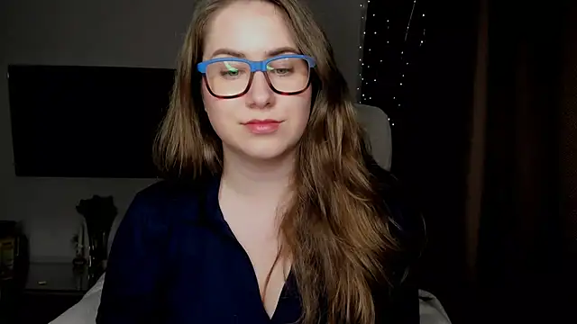 SeasonalSomeone online show from November 21, 2025, 3:11 pm