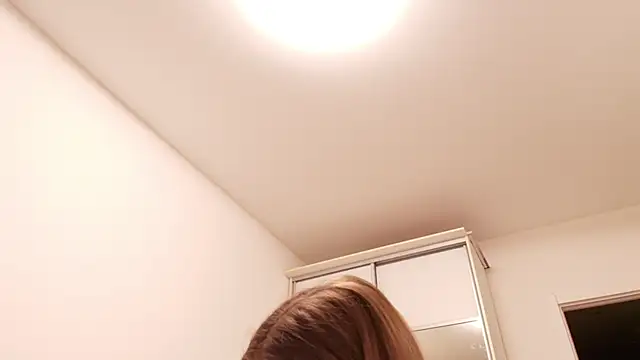 Eziliz online show from March 21, 2026, 7:28 pm