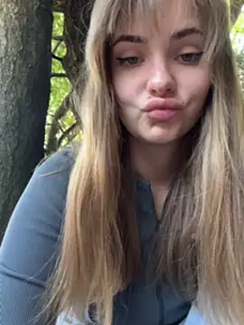 Snapshot of Night_dreams chatting on September 15, 2025, 10:15 am Night dreams online show from September 15, 2025, 10:15 am