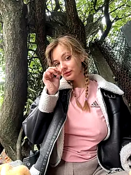 Snapshot of Night_dreams chatting on September 25, 2025, 8:51 am Night dreams online show from September 25, 2025, 8:51 am