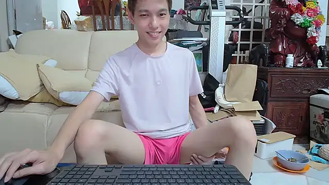 andrewooi online show from February 8, 2025, 11:44 am