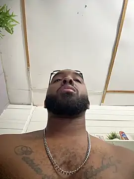 Snapshot of livepro chatting on April 1, 2026, 2:47 pm livepro online show from April 1, 2026, 2:47 pm