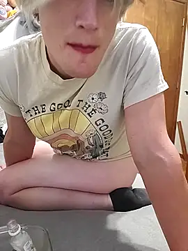 MaddyC6992 online show from December 7, 2024, 6:43 am