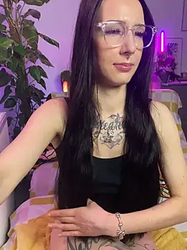 Trixie-Tainted online show from February 6, 2025, 12:48 pm