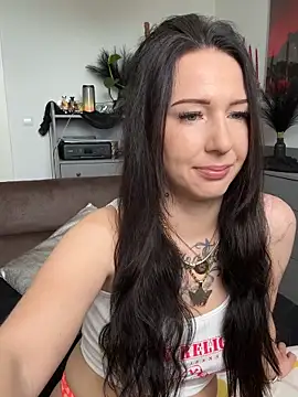 Trixie-Tainted online show from June 4, 2026, 8:42 am