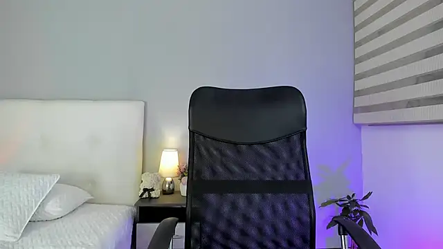 NataliaBuiles online show from February 7, 2025, 2:50 am