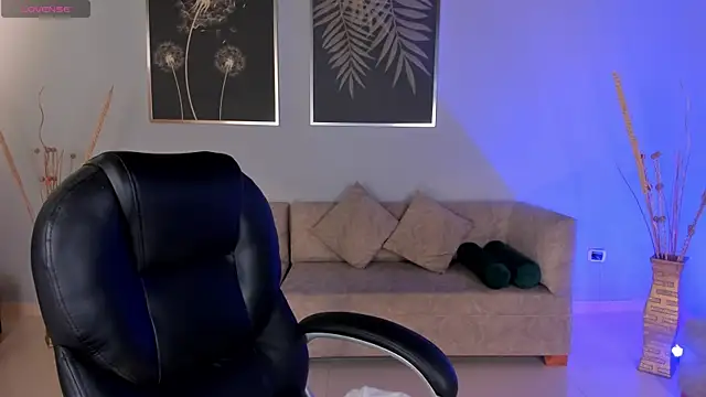 MorganHicks online show from September 25, 2025, 7:17 pm