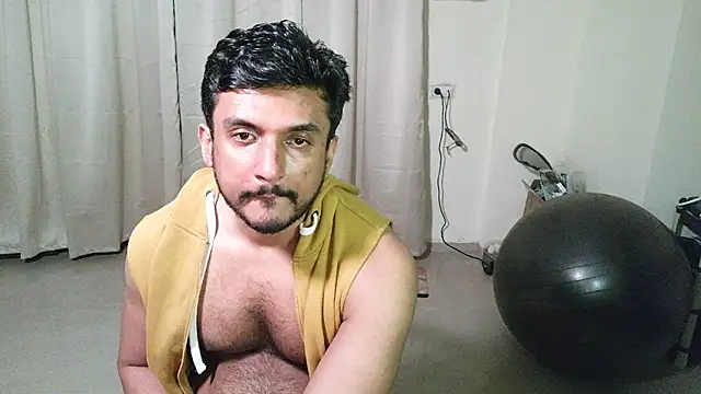 Snapshot of daringcutie chatting on July 31, 2026, 6:40 pm daringcutie online show from July 31, 2026, 6:40 pm