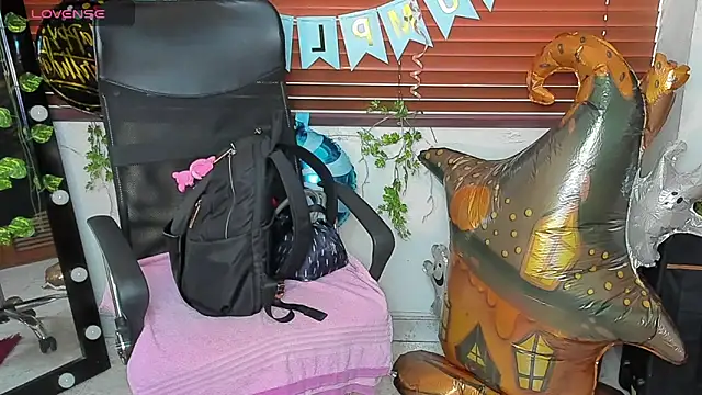 DestinyHills online show from March 23, 2026, 12:09 pm