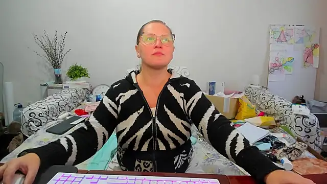 IamYourNarcotic online show from December 15, 2025, 1:04 pm