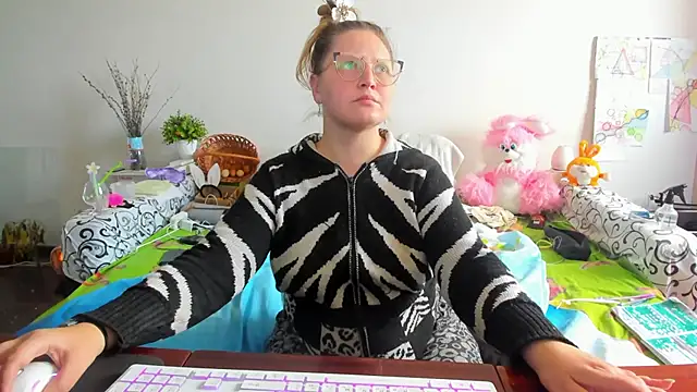 IamYourNarcotic online show from April 13, 2026, 11:37 am