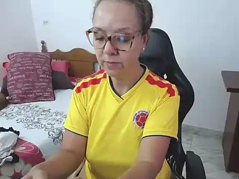 Snapshot of yeslluisa chatting on June 23, 2026, 7:23 pm yeslluisa online show from June 23, 2026, 7:23 pm