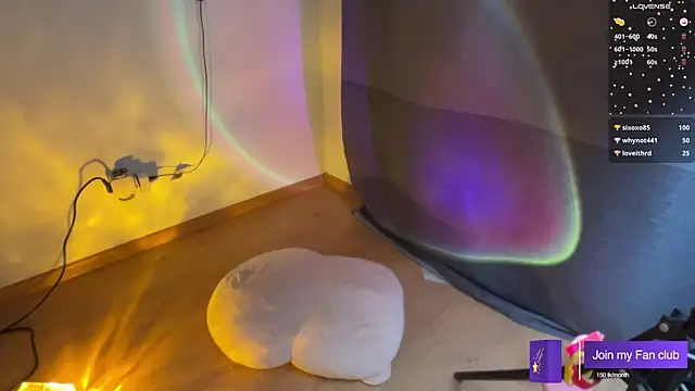 aesthetic boyy online show from December 2, 2024, 11:51 pm