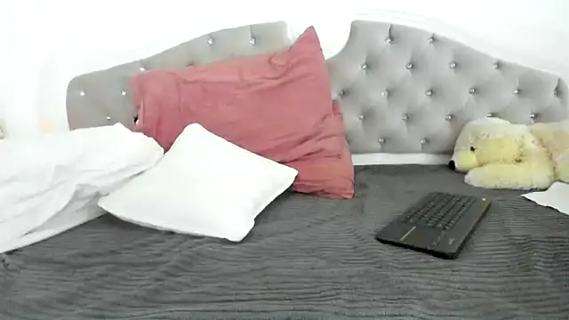 meryamvip online show from December 27, 2024, 11:42 pm