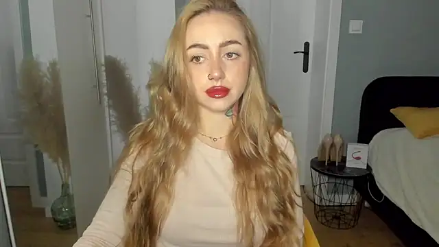 Snapshot of sexyCoralie chatting on May 7, 2026, 6:30 am sexyCoralie online show from May 7, 2026, 6:30 am