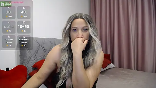 Aphrodite S32 online show from October 19, 2025, 8:31 pm