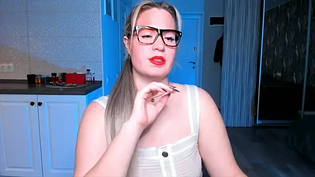 HotTiffani online show from October 18, 2025, 8:26 am