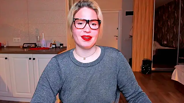 HotTiffani online show from February 6, 2026, 2:27 am