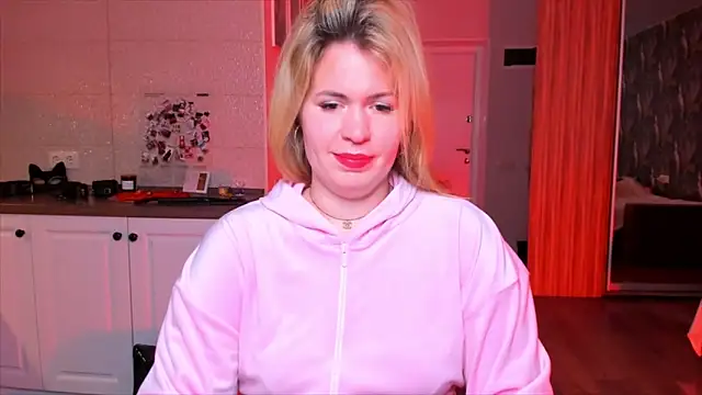 HotTiffani online show from March 4, 2026, 11:49 am