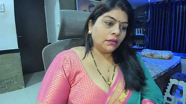 Snapshot of tarivishu23 chatting on February 14, 2025, 1:45 am tarivishu23 online show from February 14, 2025, 1:45 am
