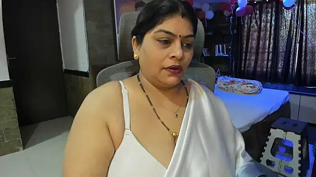 Snapshot of tarivishu23 chatting on February 17, 2025, 12:43 am tarivishu23 online show from February 17, 2025, 12:43 am