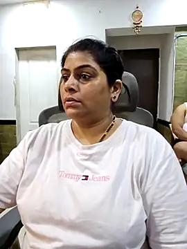 Snapshot of tarivishu23 chatting on March 22, 2025, 12:57 pm tarivishu23 online show from March 22, 2025, 12:57 pm