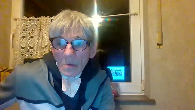 InMeinenMund online show from December 6, 2024, 4:38 pm