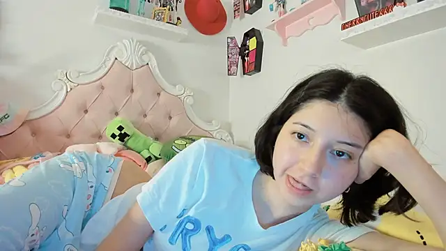 cherrycute online show from September 11, 2025, 1:39 am