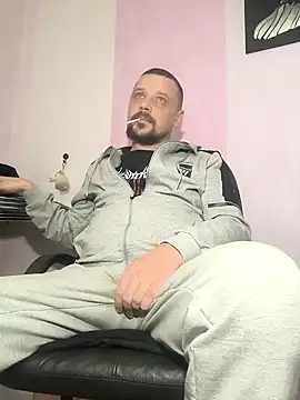 Snapshot of DanielOhCool chatting on December 16, 2024, 3:32 pm DanielOhCool online show from December 16, 2024, 3:32 pm