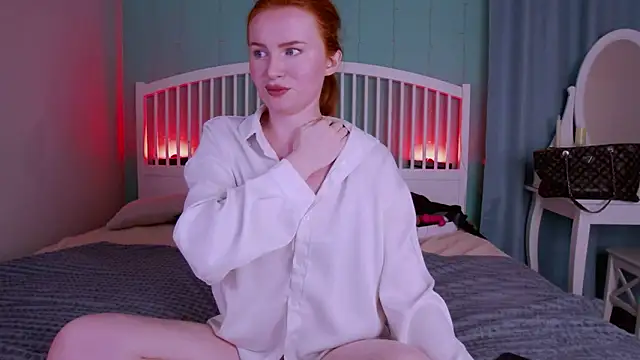 GingerArin online show from November 10, 2025, 1:43 pm