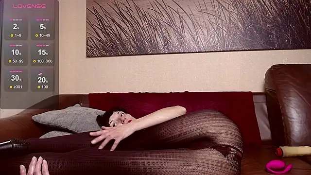 ElizabethLong online show from September 13, 2025, 4:18 pm