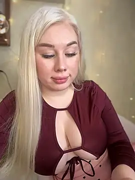 Snapshot of LaraHollywood chatting on January 27, 2025, 6:30 am LaraHollywood online show from January 27, 2025, 6:30 am