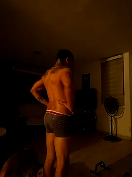 Snapshot of tropikboy chatting on November 13, 2025, 9:52 am tropikboy online show from November 13, 2025, 9:52 am