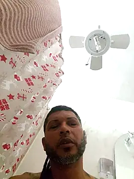 Snapshot of tropikboy chatting on November 19, 2025, 11:54 am tropikboy online show from November 19, 2025, 11:54 am