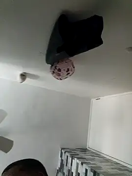 Snapshot of tropikboy chatting on December 21, 2025, 11:50 am tropikboy online show from December 21, 2025, 11:50 am