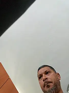 Snapshot of tropikboy chatting on January 11, 2026, 2:11 pm tropikboy online show from January 11, 2026, 2:11 pm