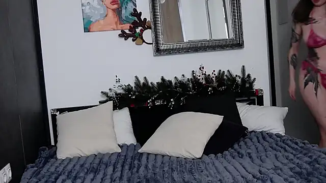 Ashley Ross  online show from February 4, 2025, 7:40 am