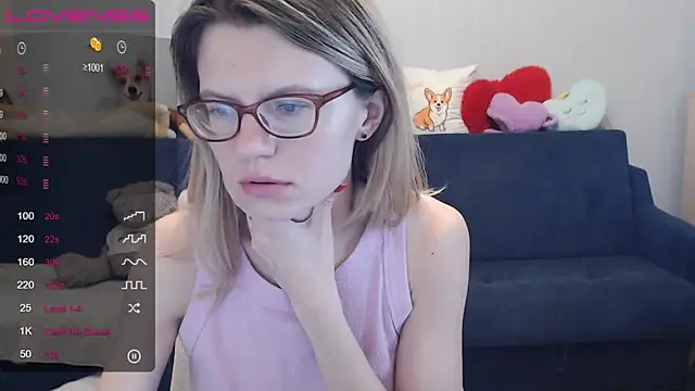 night is dark online show from March 11, 2025, 6:41 pm