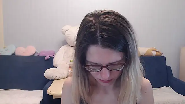 night is dark online show from November 21, 2025, 9:13 pm