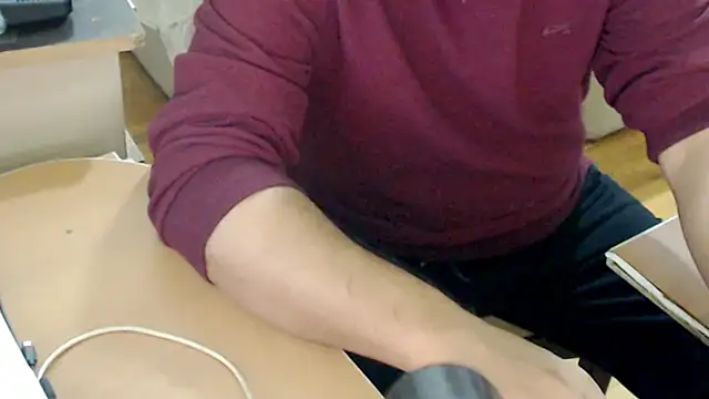 LiONTURK online show from October 12, 2025, 7:57 pm