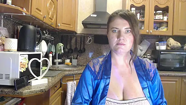 Snapshot of LizaCakes chatting on September 24, 2025, 2:20 pm LizaCakes online show from September 24, 2025, 2:20 pm