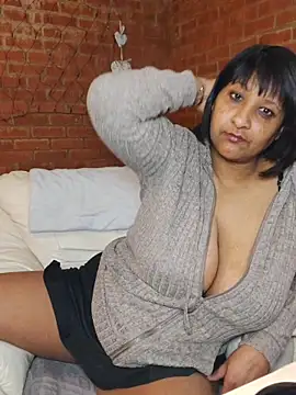 Lilybanx online show from April 12, 2026, 8:47 pm