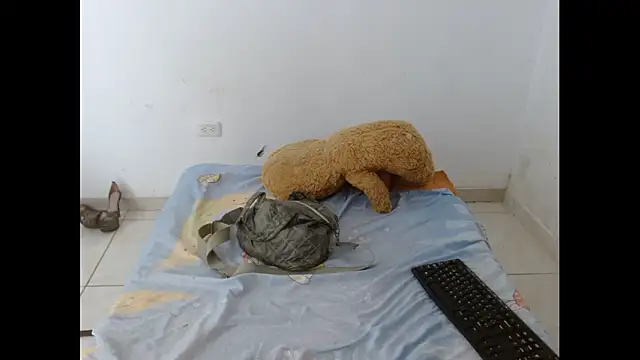 keyklin1 online show from January 12, 2026, 1:38 pm