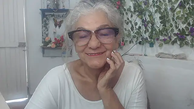 FunnyGrandma online show from December 19, 2024, 4:13 pm