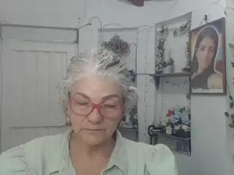 FunnyGrandma online show from September 16, 2025, 2:01 am