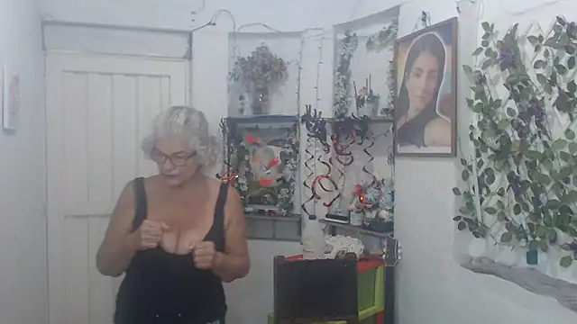 FunnyGrandma online show from October 23, 2025, 3:06 am