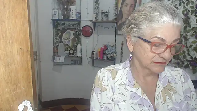 Snapshot of FunnyGrandma chatting on May 21, 2026, 2:29 am FunnyGrandma online show from May 21, 2026, 2:29 am