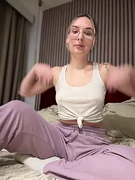 The Snowwhitee online show from January 4, 2025, 4:00 pm